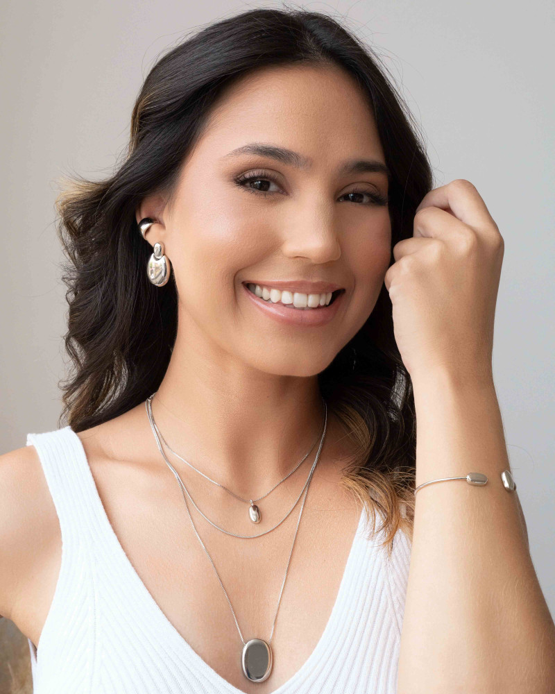 Choker Veneziana com Pingente Oval Liso Ródio Branco