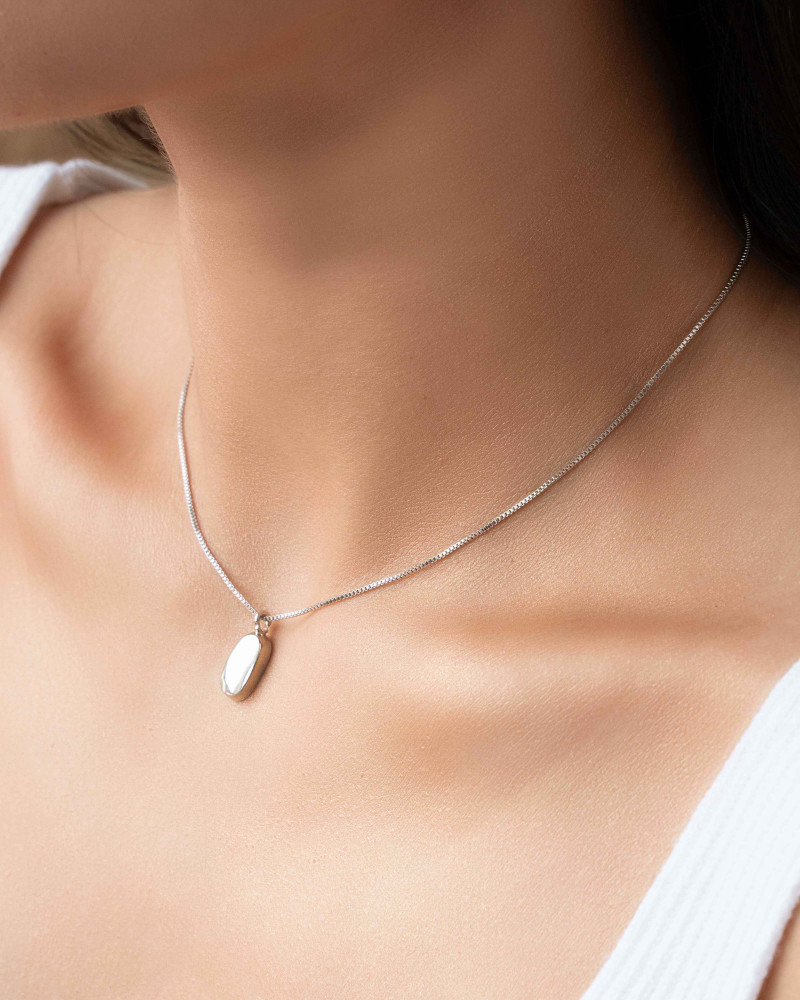 Choker Veneziana com Pingente Oval Liso Ródio Branco