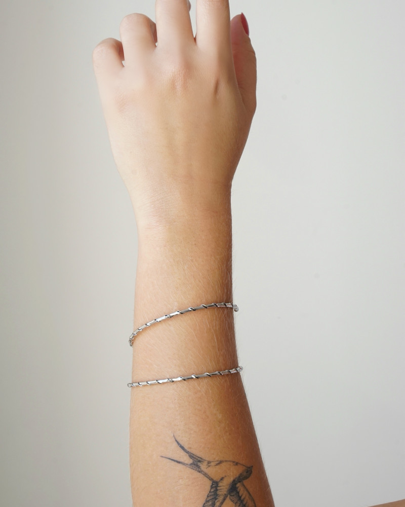 Bracelete Espiral 2 mm Ródio Branco