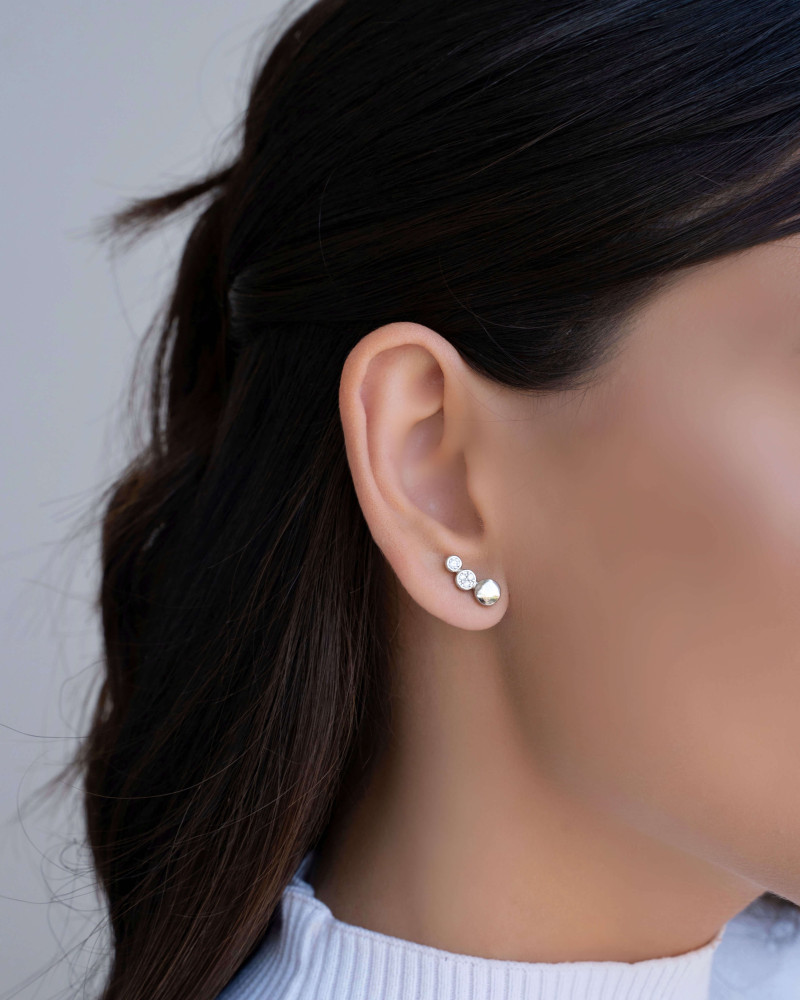 Ear Cuff Redondo Cravejado Cristal Ródio Branco