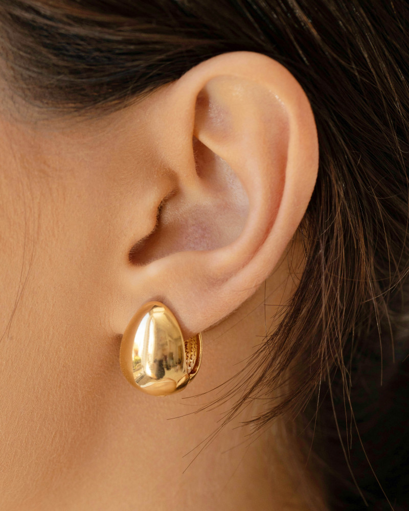 Brinco Argola Click Gota Lisa 1.8 cm Banhado a Ouro 18K