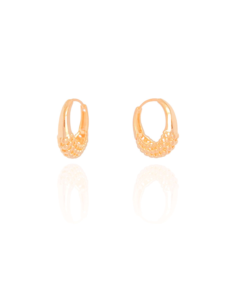 Brinco Argola Click Bolinhas Vazadas 1.9 cm Banhado a Ouro 18K