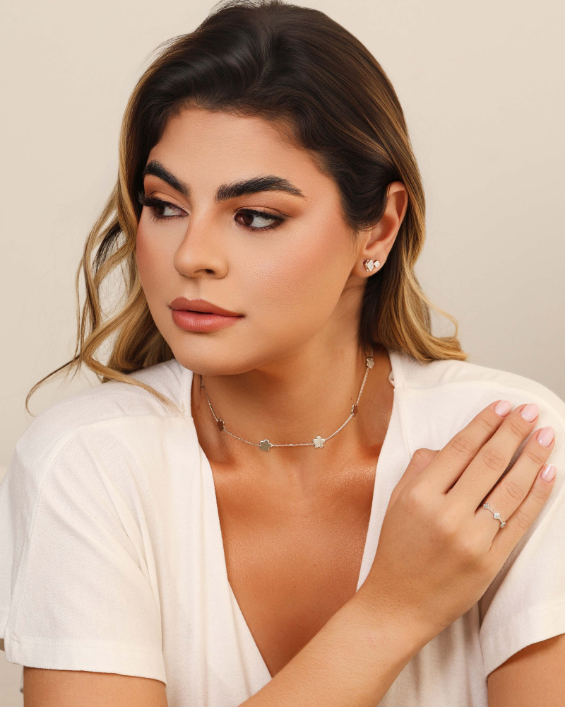 Choker Flores Texturizadas 8 mm Ródio Branco