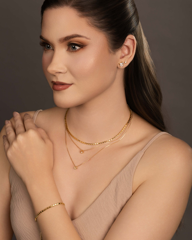 Brinco Quadrado Cristal 6 mm Banhado a Ouro 18K