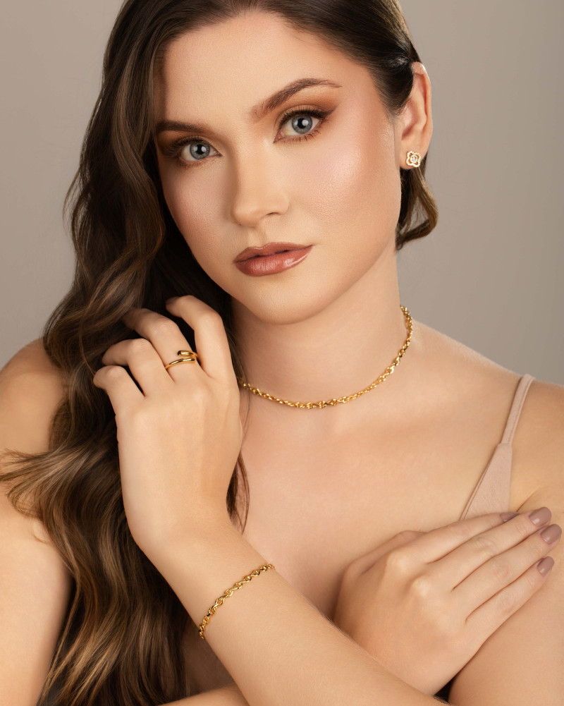 Choker Elos Torcidos 4 mm Banhado a Ouro 18K