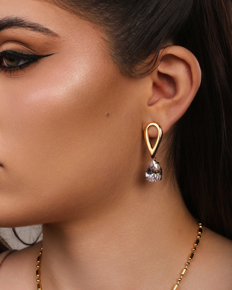 Brinco Gota Dupla Vazado Cristal Banhado a Ouro 18K