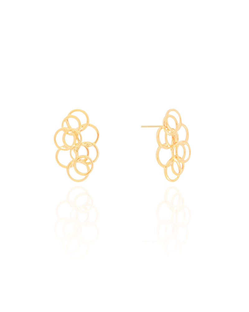 Brinco Circulos Vazados Entrelaçados Banhado a Ouro 18K